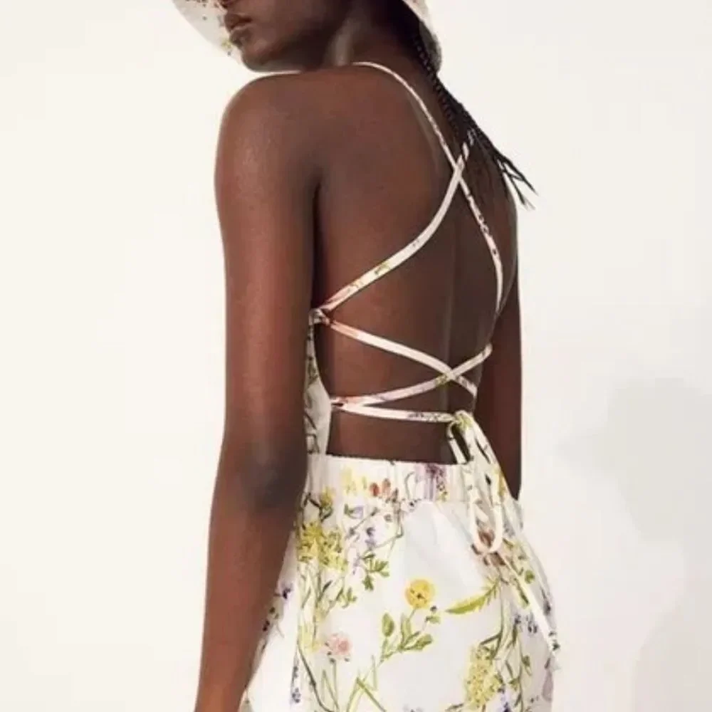 NWT H&M Linen Collection Wildflower Meadow Lace Back Square Neck Floral Romper S